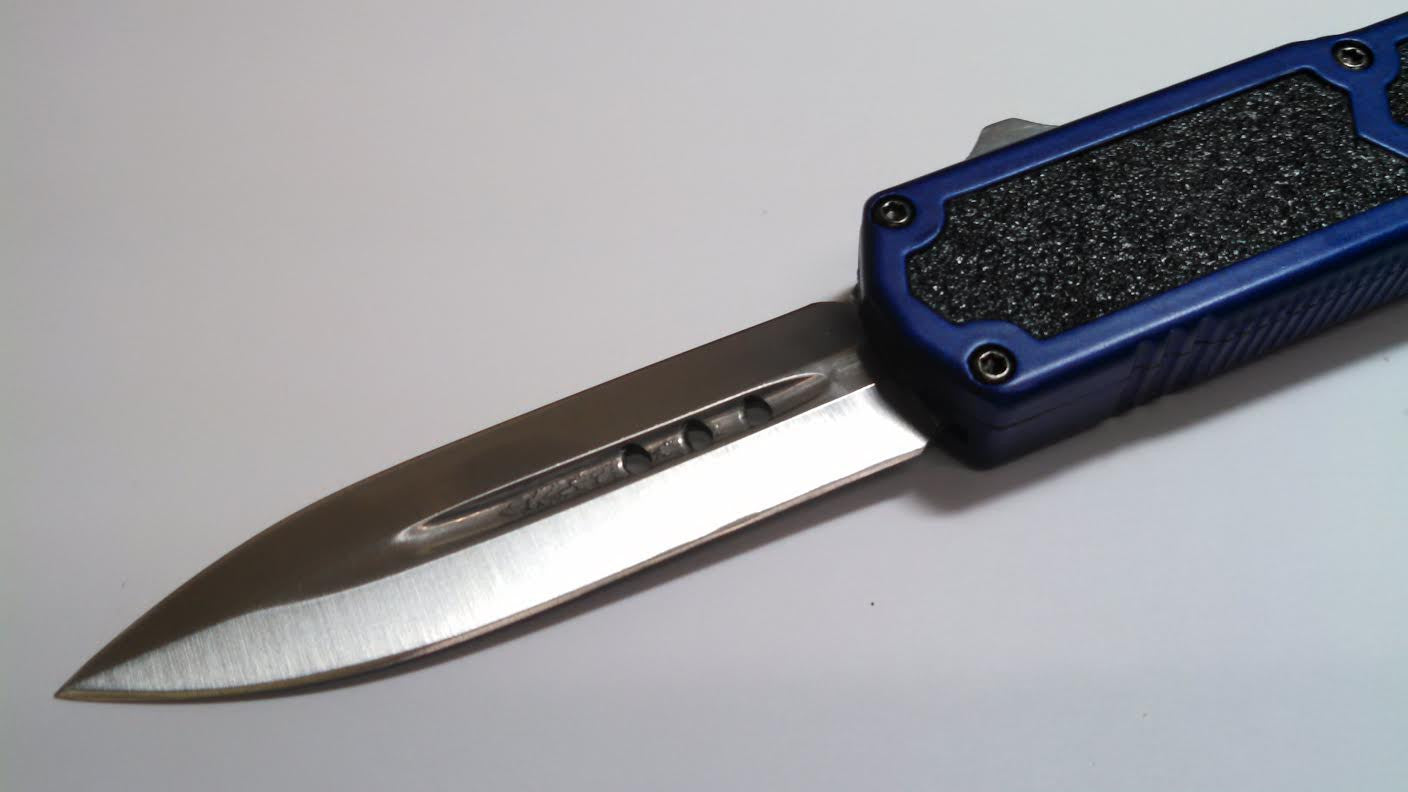 Titan OTF Dual Action Blue Automatic Knife Plain Edge Dagger Knife-OTF - Tophatter Daily Deals