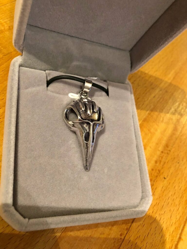 Raven Skull Necklace Necklace - Tophatter Daily Deals
