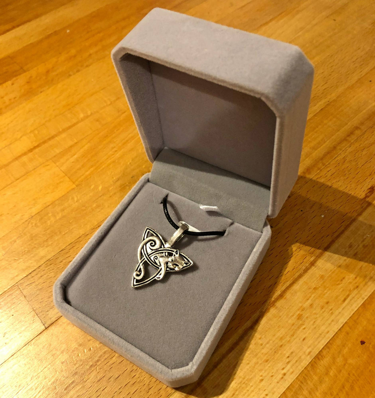Loki Fylgjur Fox Necklace Necklace - Tophatter Daily Deals