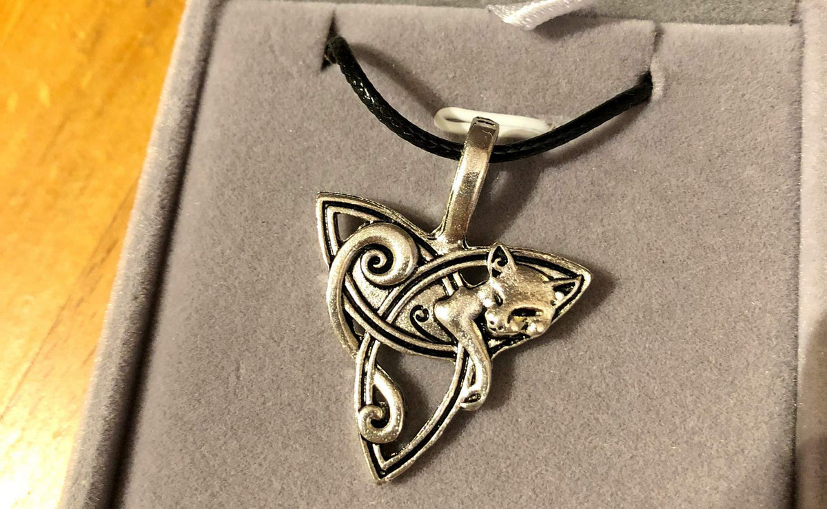Loki Fylgjur Fox Necklace Necklace - Tophatter Daily Deals