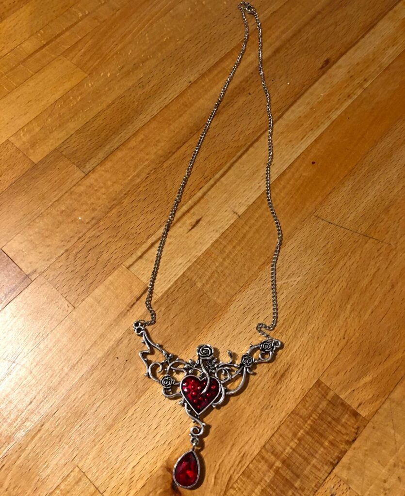 Heart Of Thorns Pendant Necklace - Tophatter Daily Deals