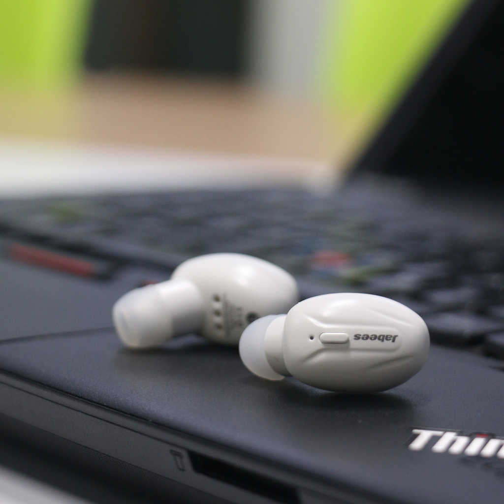 Jabees Beeing TWS Bluetooth Earbuds White Wireless Earbuds - Tophatter Daily Deals