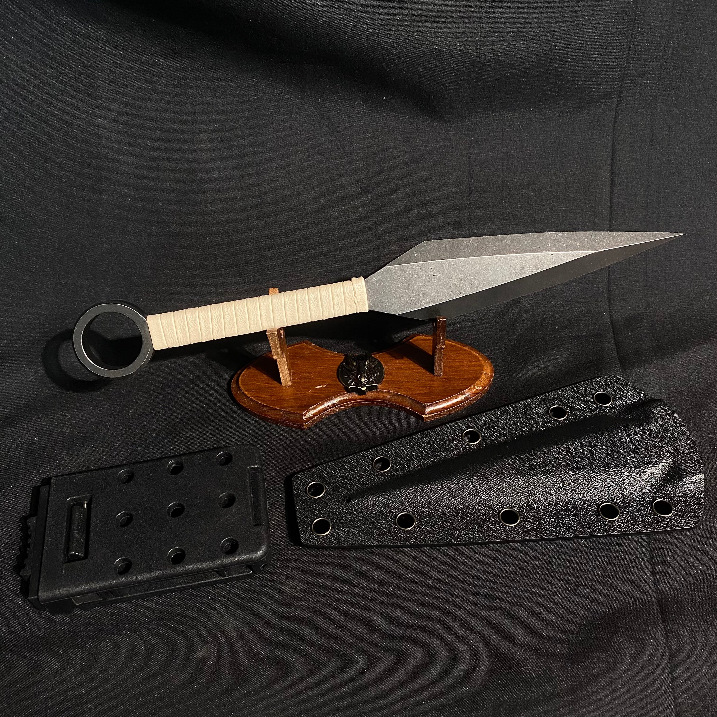 Hand Forged TF2 Conniver's kunai Blunt Blade Replica Kunai & Sheath & Stand - Tophatter Daily Deals