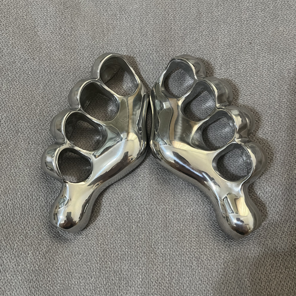 Four-finger polished fist buckle - Tophatter Daily Deals
