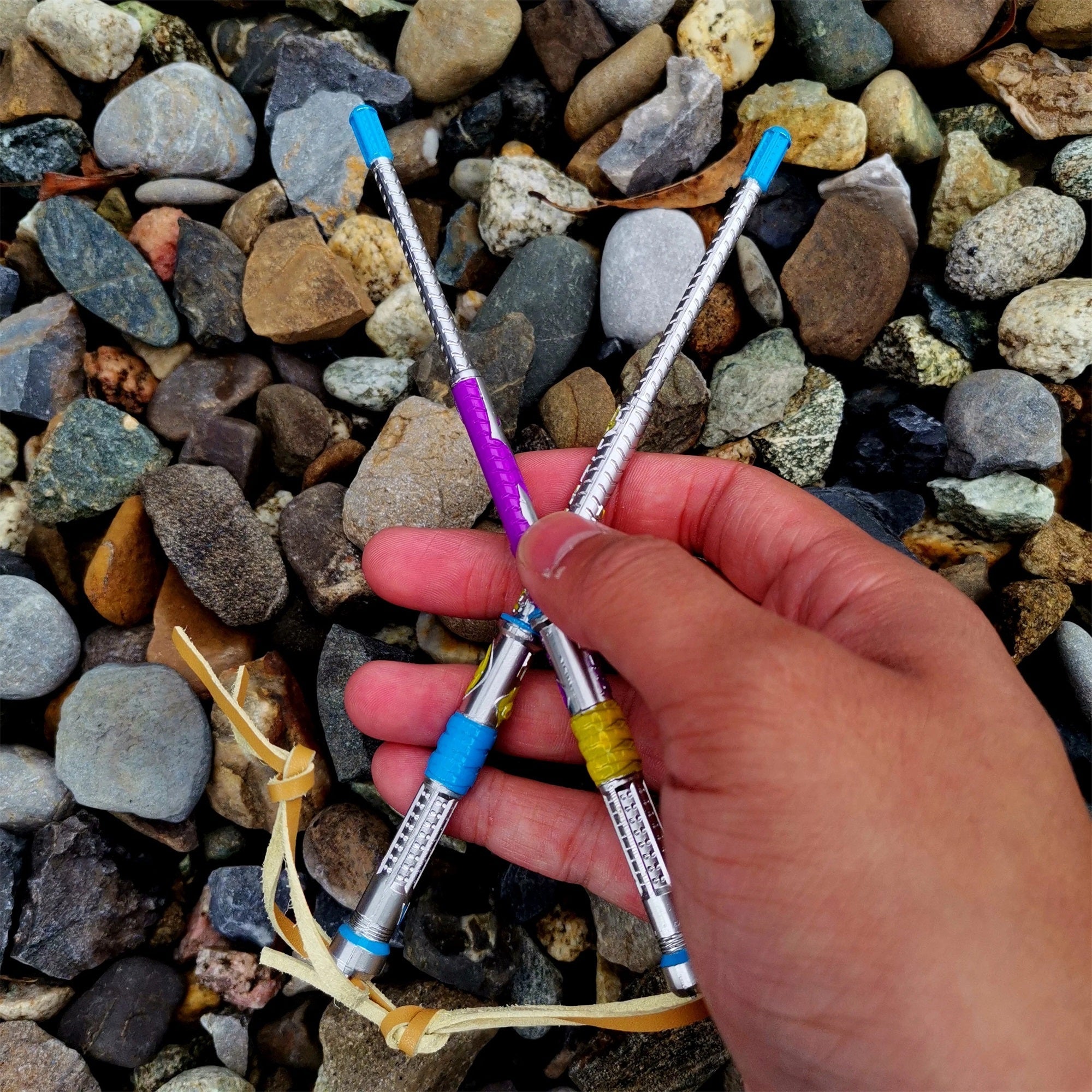 Mini Scale Bloodhound Wraith Gibraltar Mirage Wattson Crypto Valkyrie Heirloom Metal Crafts Lifeline Heirloom 18CM - Tophatter Daily Deals