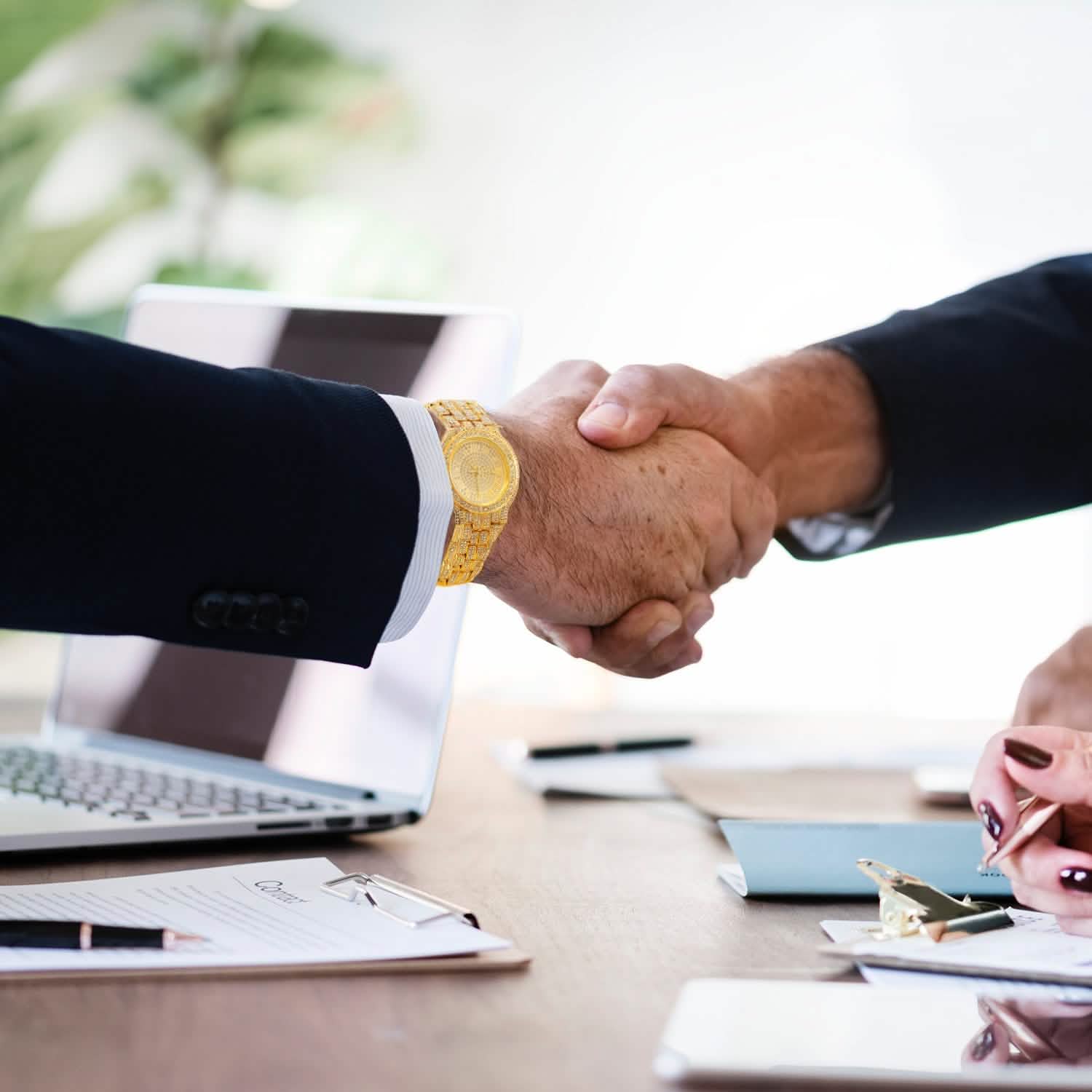 Luxury Crystal Rhinestone Quartz Watch Watches - Tophatter Daily Deals