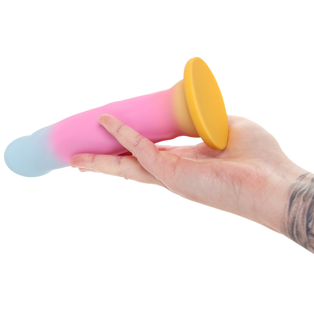 Avant Golden Dawn 6.5 Inch Dildo - Tophatter's Adult Sex Toys Online Dildo Sex Toys > G-Spot Dildos - Tophatter Daily Deals