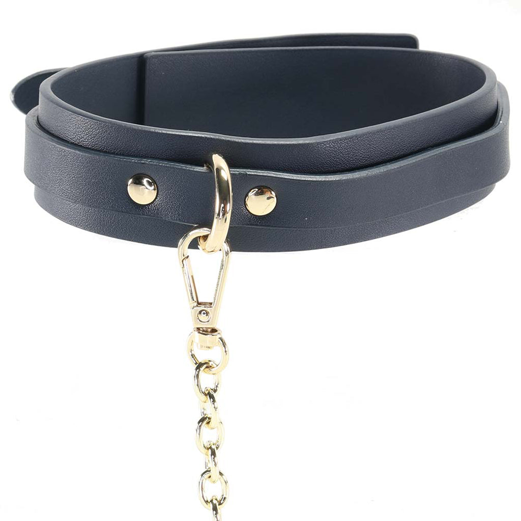 Bondage Couture Collar & Leash - Tophatter's Adult Products Bondage and Fetish > Leashes and Collars - Tophatter Daily Deals