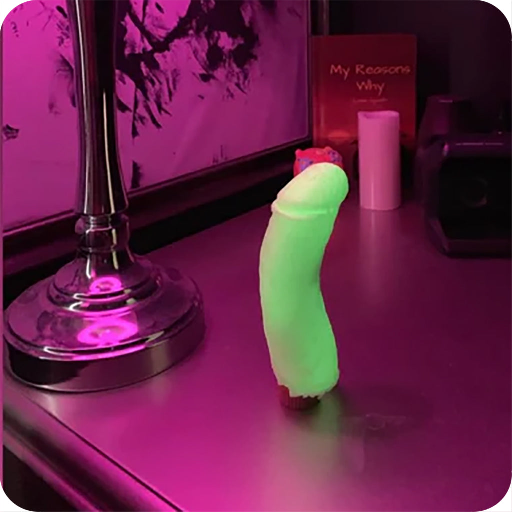 Clone-A-Willy Vibrator Kit in Glow in the Dark Dildo Sex Toys > Realistic Dildos - Tophatter Daily Deals