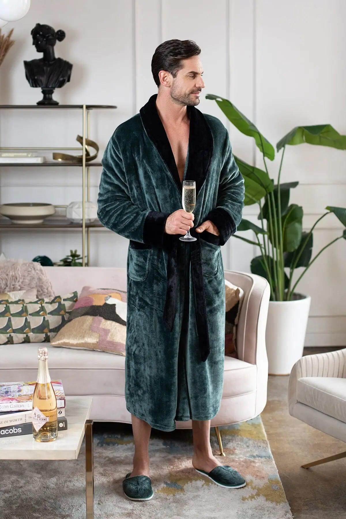 Cozy Mens Plush Robes – Built for Comfort, Designed to Last Everything Else - Tophatter Daily Deals