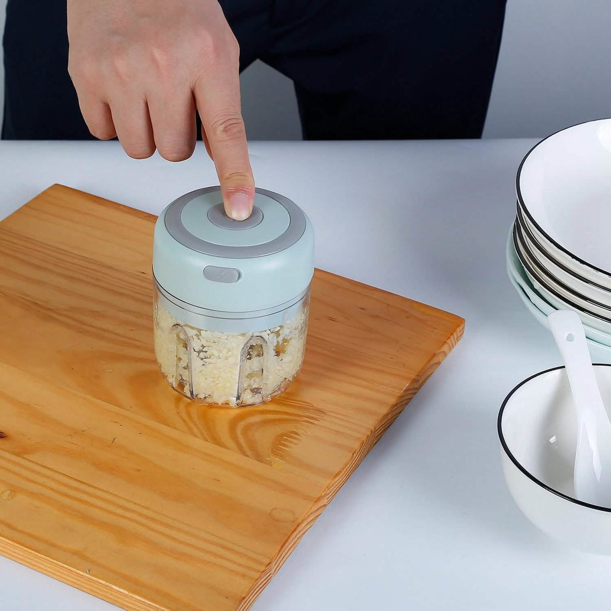 Mini Electric Cordless Garlic Chopper Kitchen Tools & Gadgets - Tophatter Daily Deals