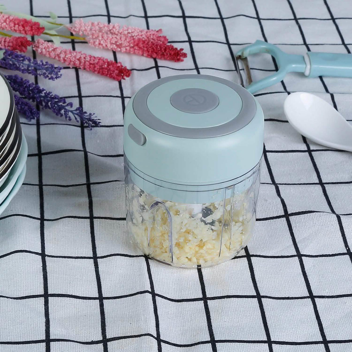 Mini Electric Cordless Garlic Chopper Kitchen Tools & Gadgets - Tophatter Daily Deals