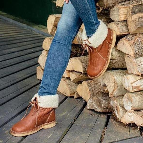 Insulating Women's Winter Boots - Foldover Cuff, Leather - Tophatter Daily Deals