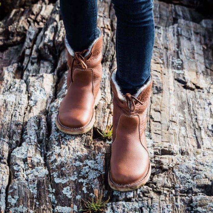 Insulating Women's Winter Boots - Foldover Cuff, Leather - Tophatter Daily Deals