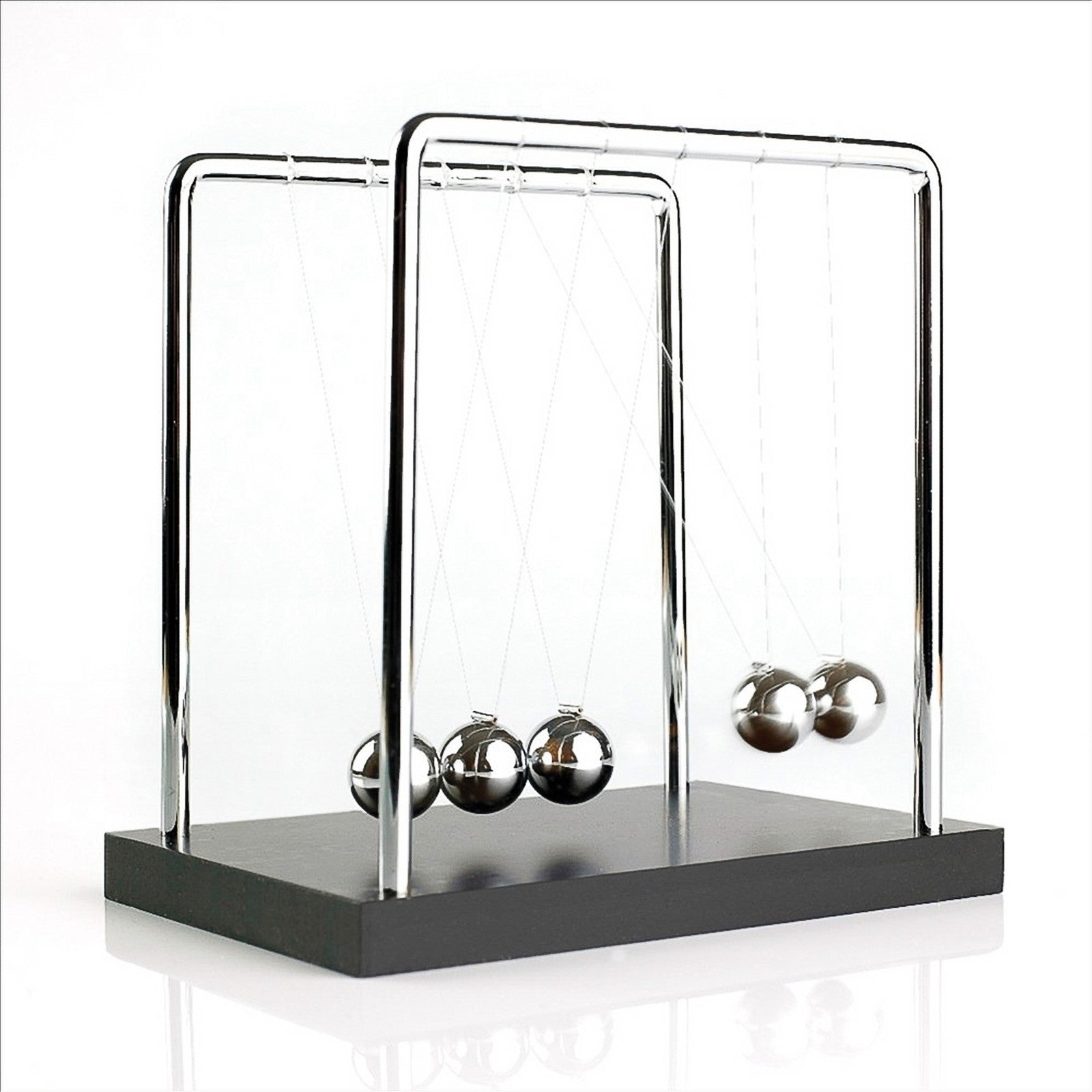 Newton's Cradle Gadget - Tophatter Daily Deals