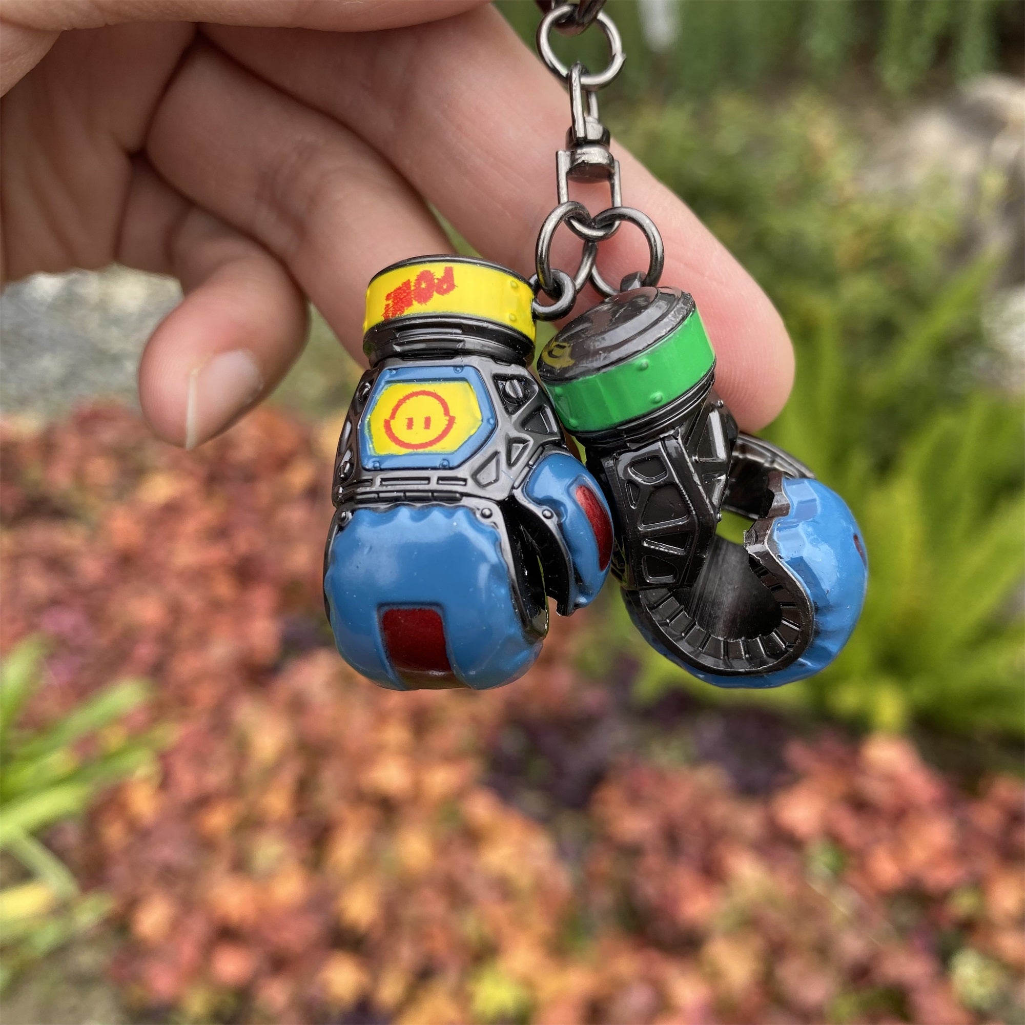 Mini Scale Bloodhound Wraith Gibraltar Mirage Wattson Crypto Valkyrie Heirloom Metal Crafts Pathfinder Heirloom Keychain - Tophatter Daily Deals