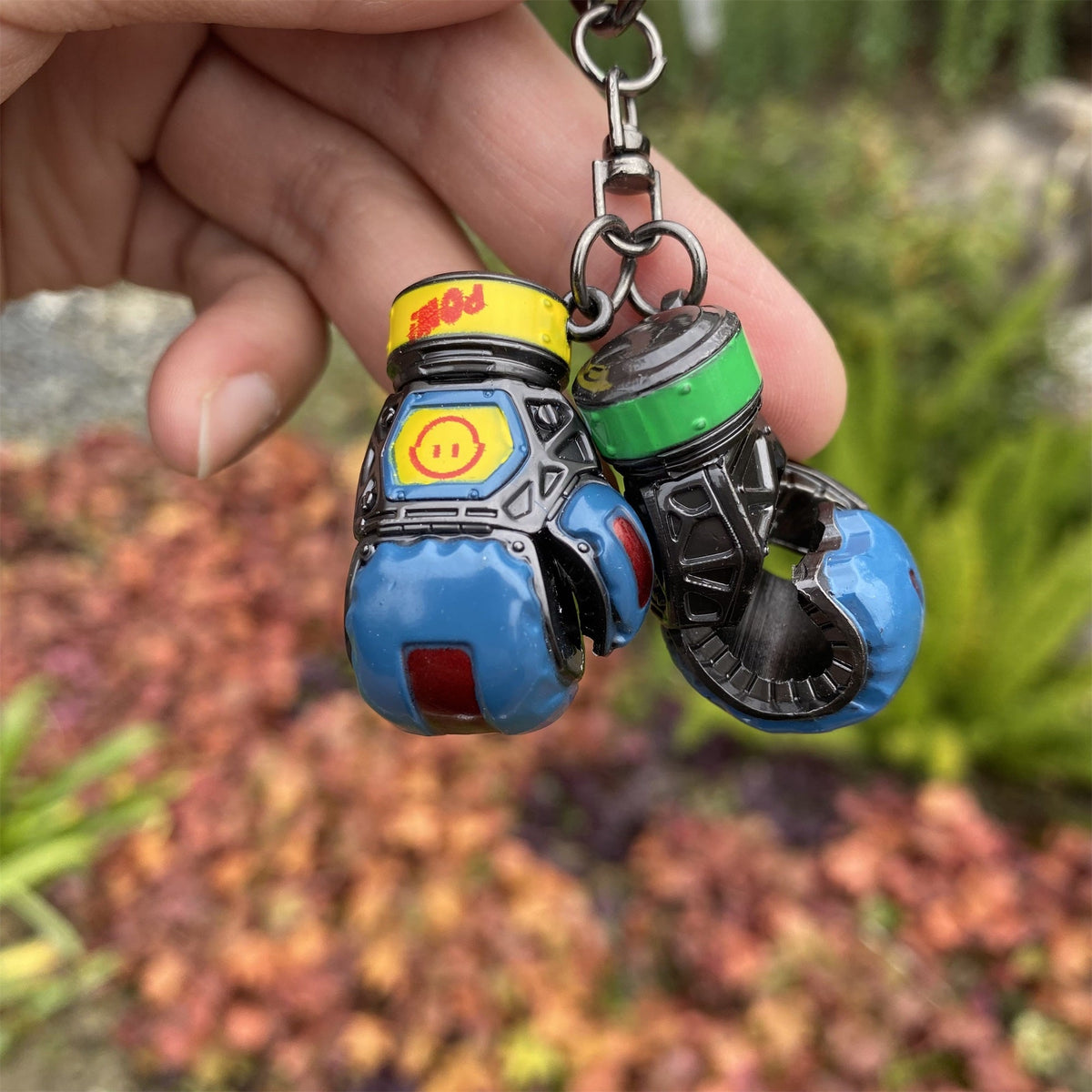 Mini Scale Bloodhound Wraith Gibraltar Mirage Wattson Crypto Valkyrie Heirloom Metal Crafts Pathfinder Heirloom Keychain - Tophatter Daily Deals