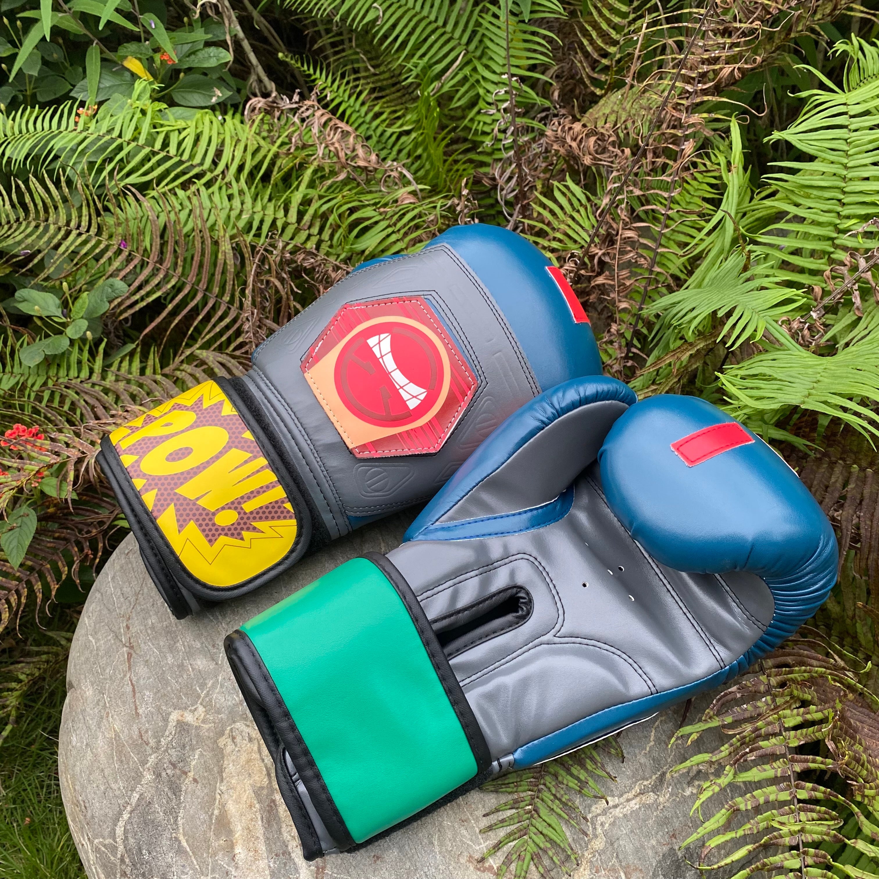 Pathfinder Heirloom Real Functional Pathfinder Boxing Gloves - Tophatter Daily Deals