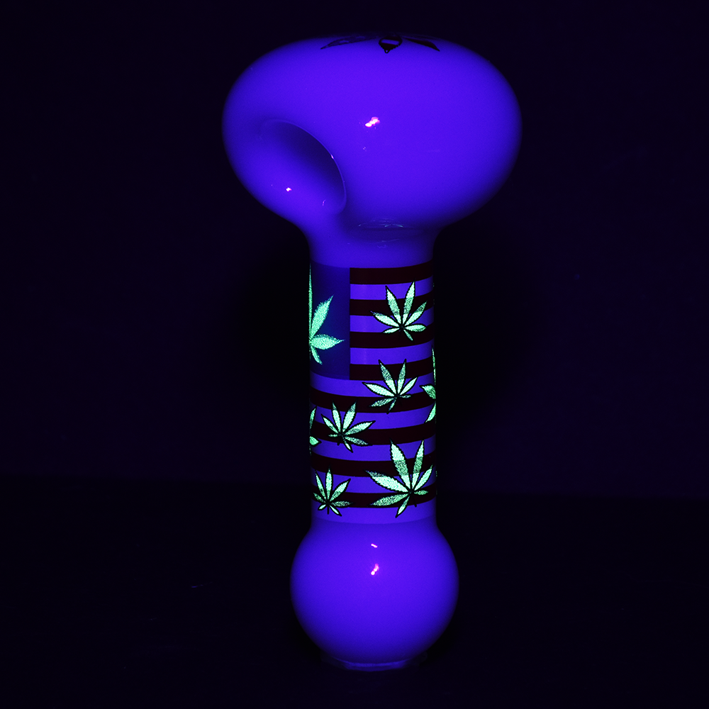 Patriotic Leaf Glow Spoon Pipe Spoon Pipes - Tophatter Daily Deals