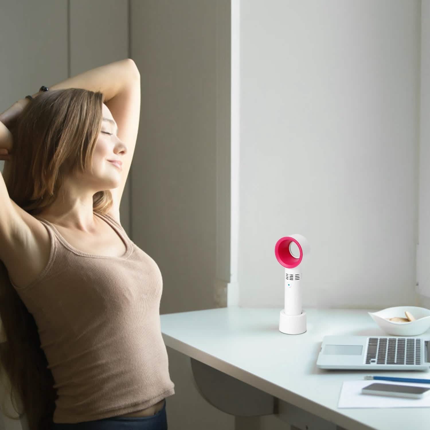 Portable Handheld Bladeless Fan Household Appliances - Tophatter Daily Deals