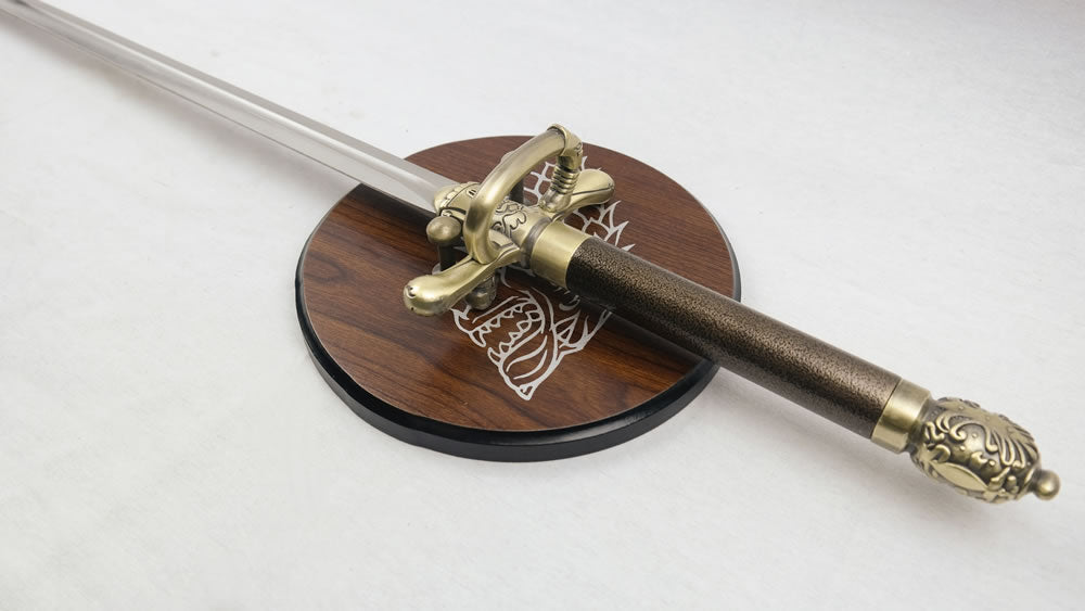 GAME OF THRONES - Arya's Needle With Plaque And Scabbard Sword - Tophatter Daily Deals