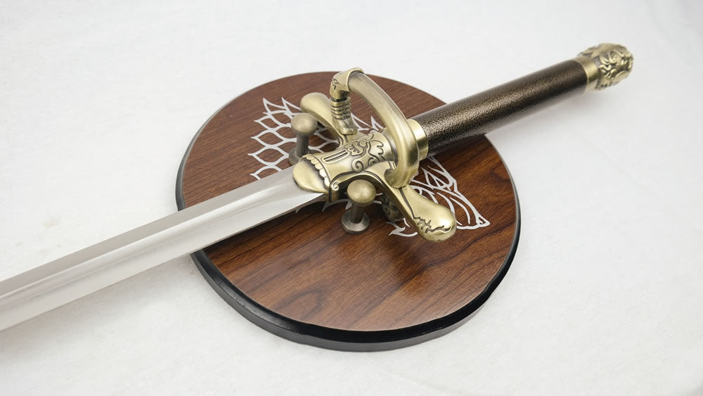 GAME OF THRONES - Arya's Needle With Plaque Sword - Tophatter Daily Deals