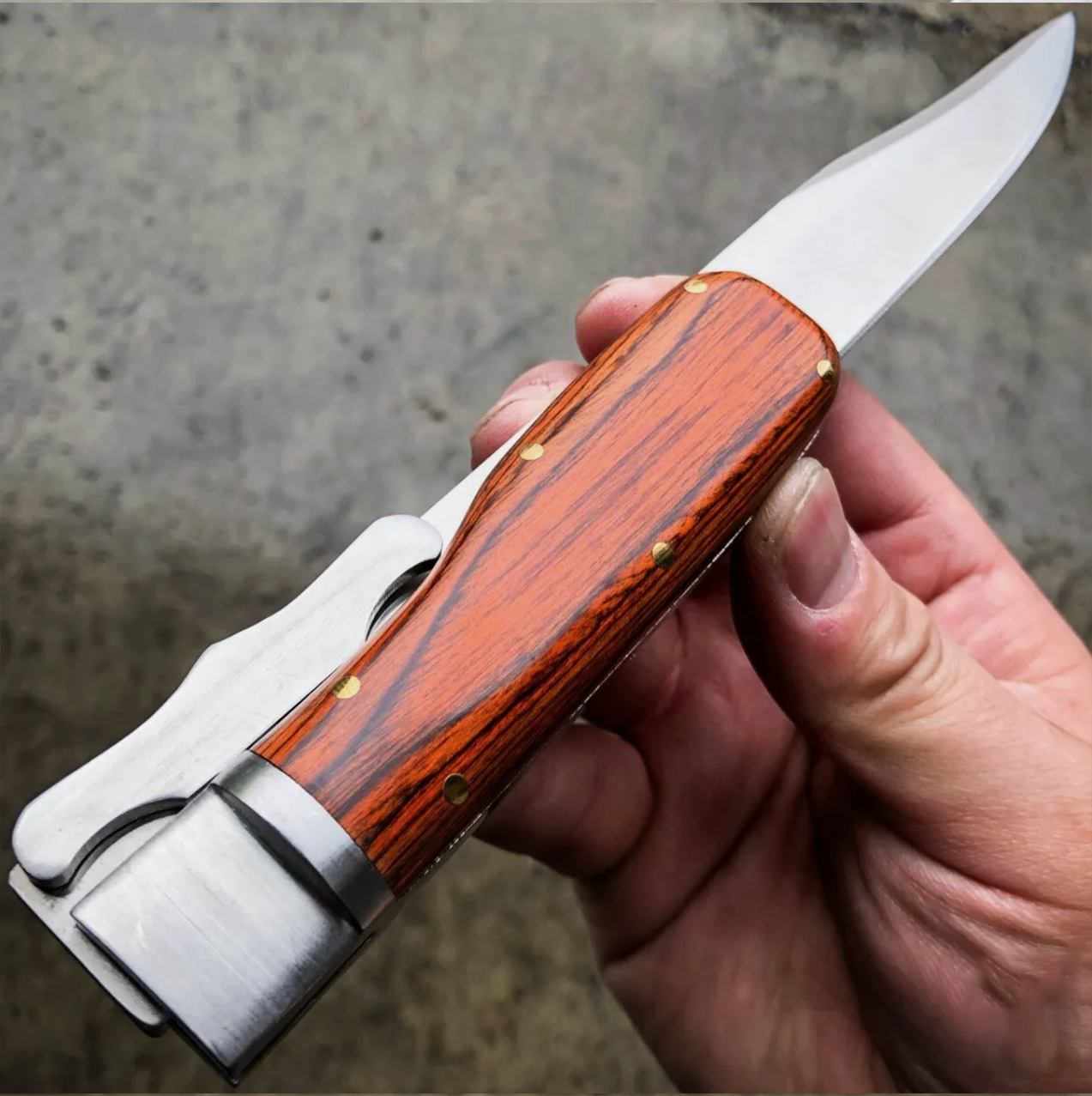 Best Folding Knife for Hunting and Camping - Tophatter Daily Deals