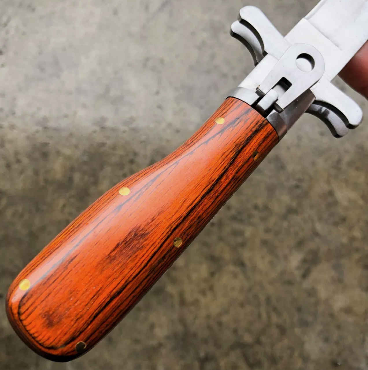 Best Folding Knife for Hunting and Camping - Tophatter Daily Deals