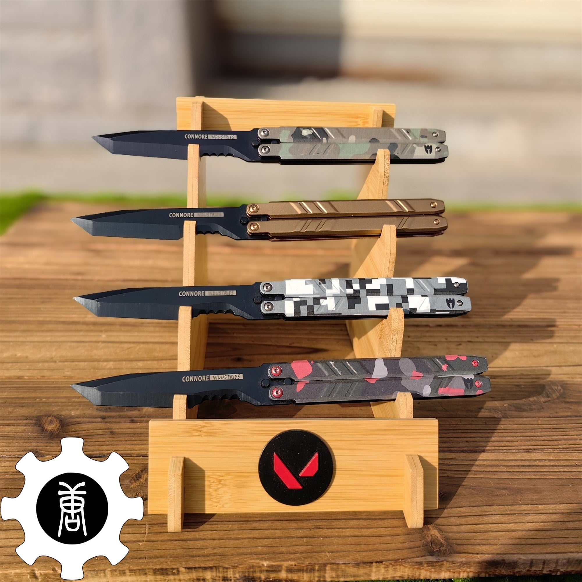 IRL Recon Knife Blunt Blade BalisongTrainer 4 knives & Stand - Tophatter Daily Deals