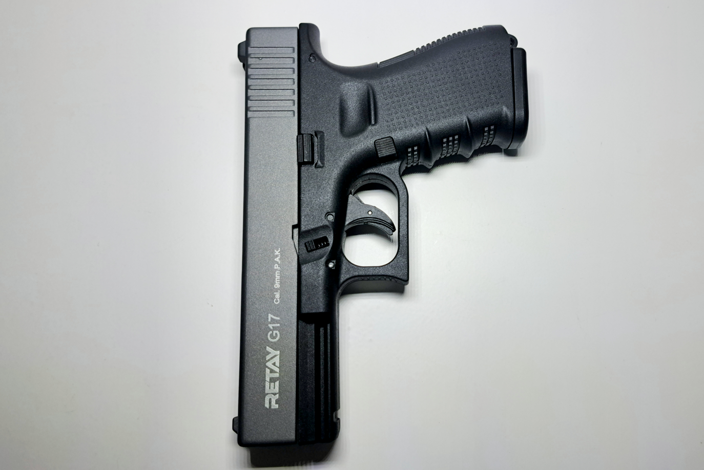 RETAY G17 BLANK GUN - FUME - Tophatter's Army Deals BLANK GUNS - Tophatter Daily Deals