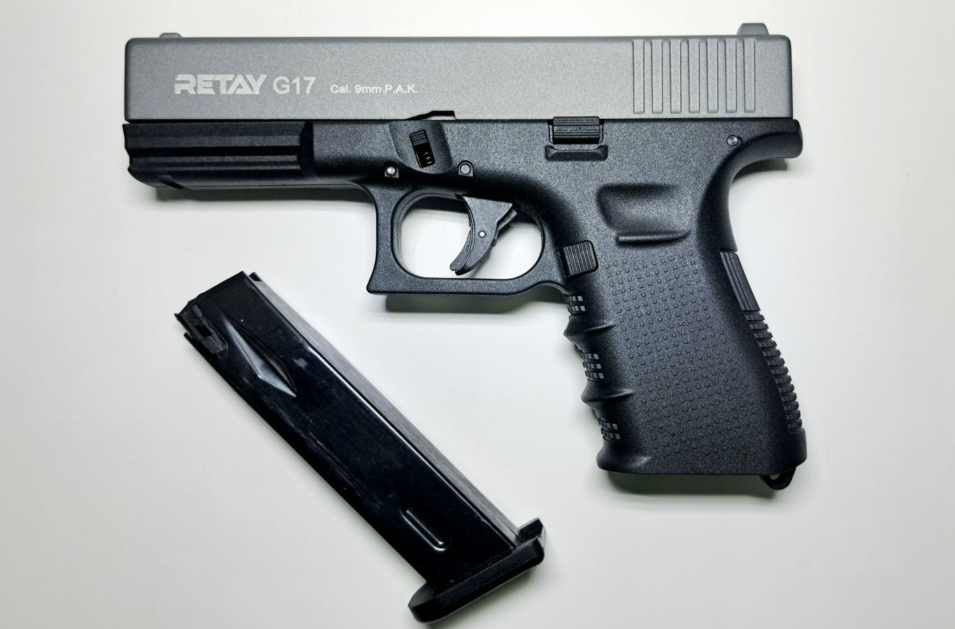 RETAY G17 BLANK GUN - FUME - Tophatter's Army Deals BLANK GUNS - Tophatter Daily Deals