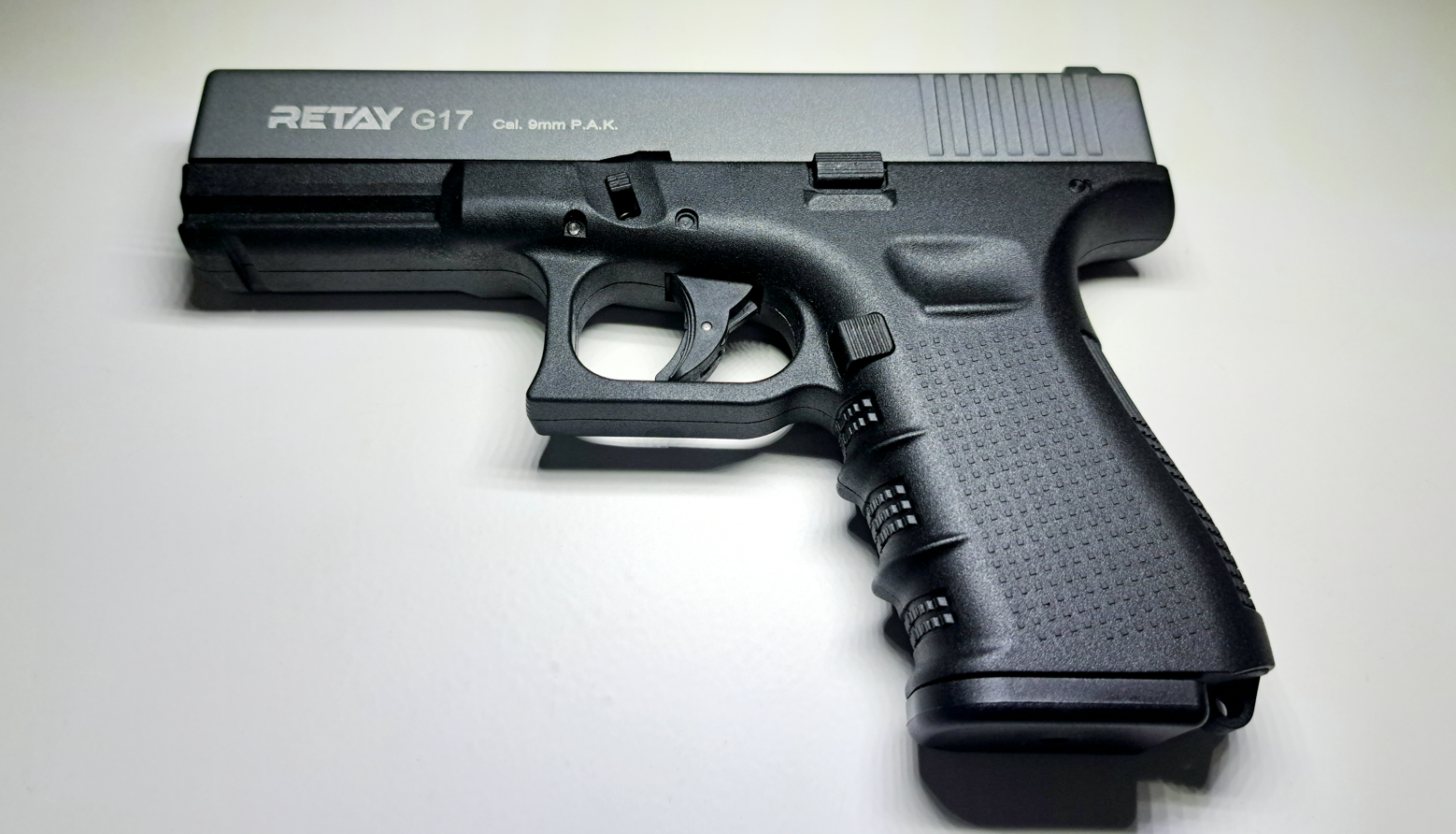 RETAY G17 BLANK GUN - FUME - Tophatter's Army Deals BLANK GUNS - Tophatter Daily Deals