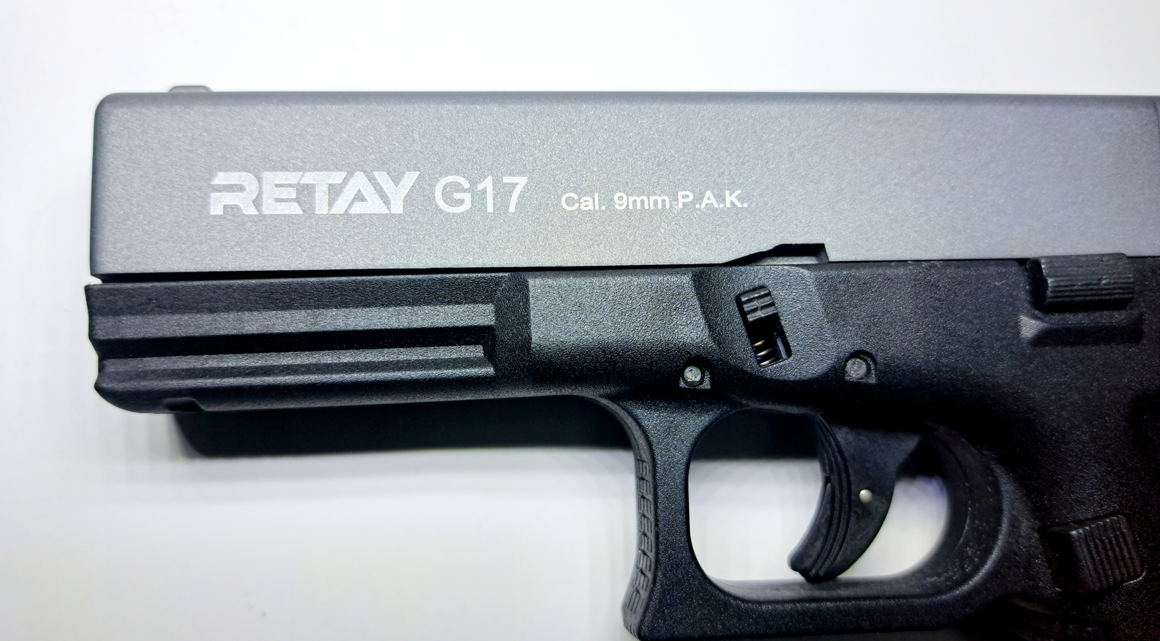 RETAY G17 BLANK GUN - FUME - Tophatter's Army Deals BLANK GUNS - Tophatter Daily Deals