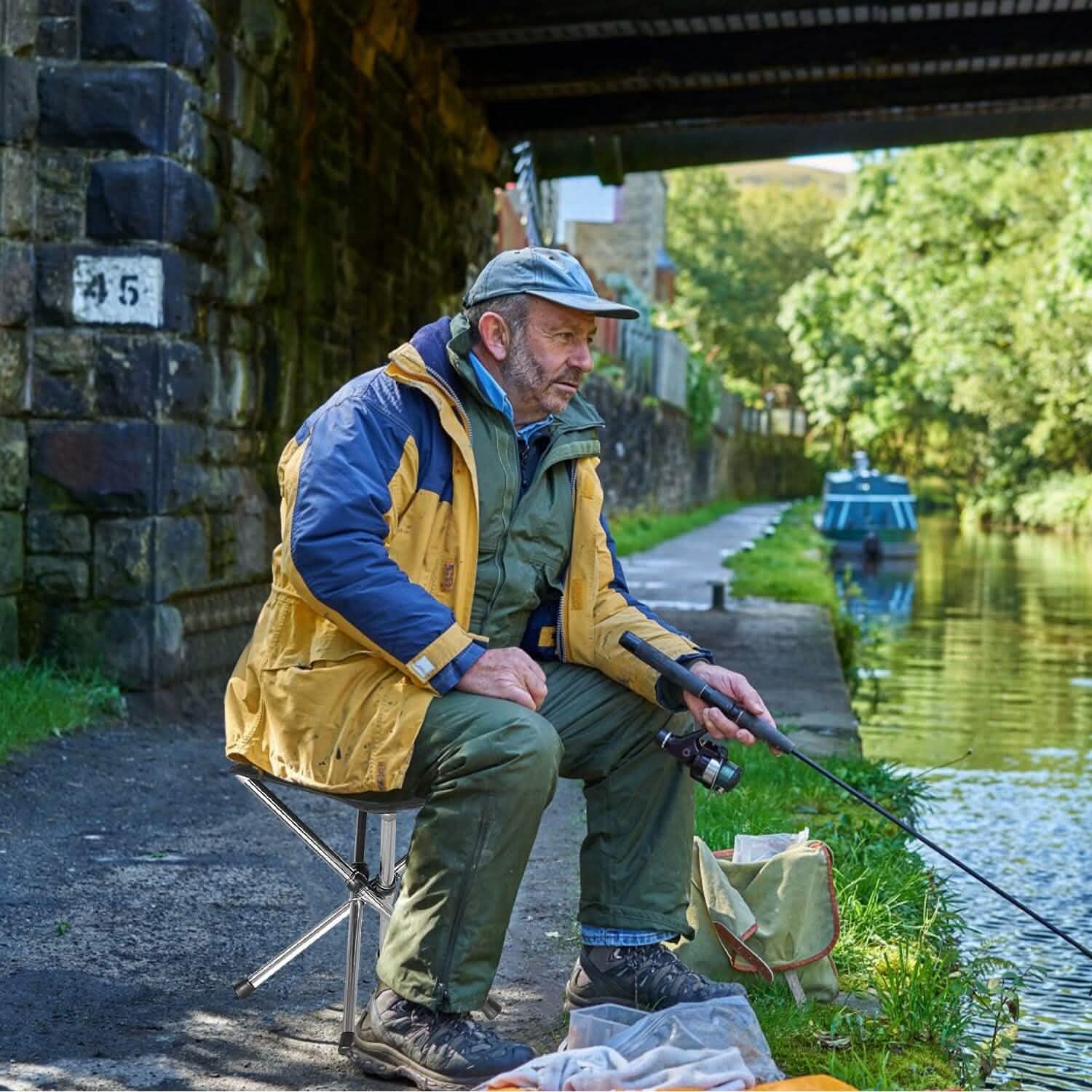 Retractable Portable Folding Chair Easy Set Up Backpacking Stool Outdoor Recreation - Tophatter Daily Deals