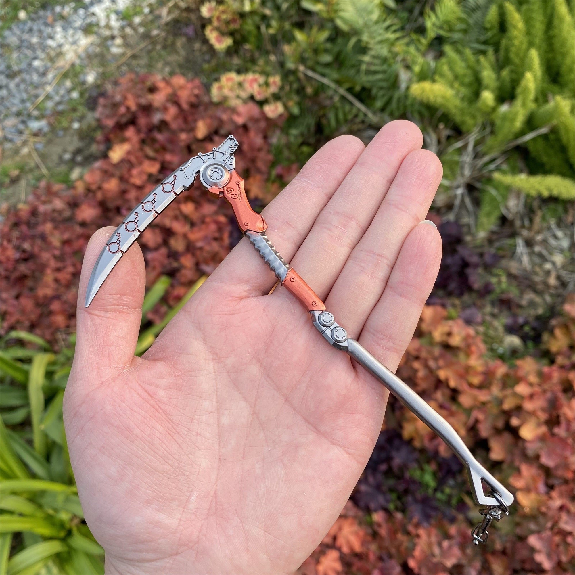 Mini Scale Bloodhound Wraith Gibraltar Mirage Wattson Crypto Valkyrie Heirloom Metal Crafts Revenant Heirloom 17CM - Tophatter Daily Deals