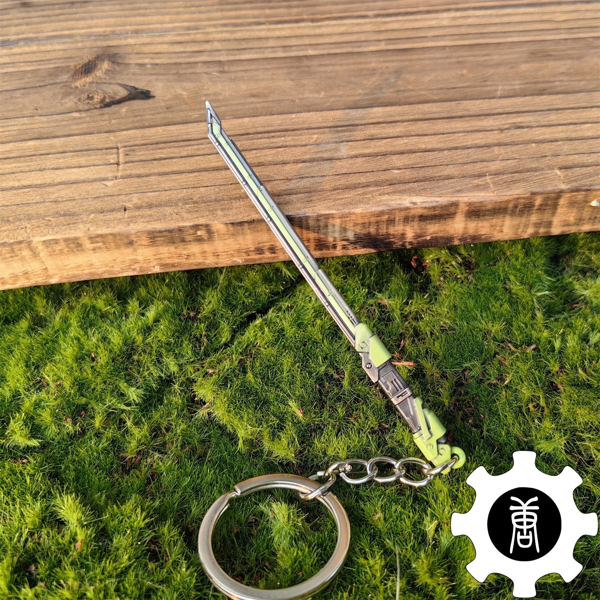 RGX 11z Pro Vandal Blade Green Pendant Gamer Gift 2 In 1 Pack - Tophatter Daily Deals