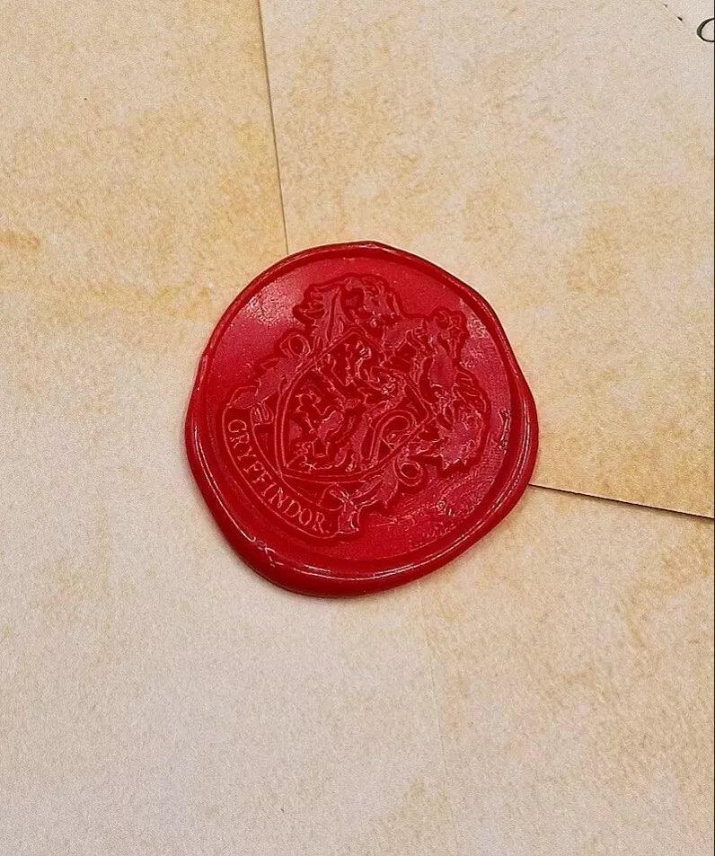 Harry Potter Welcome Letter- Hogwarts WELCOME TO GRYFFINDOR House Letter Festive & Franchise - Tophatter Daily Deals