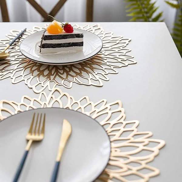 Silver and Gold Decorative Placemats Wine & Dining - Tophatter Daily Deals