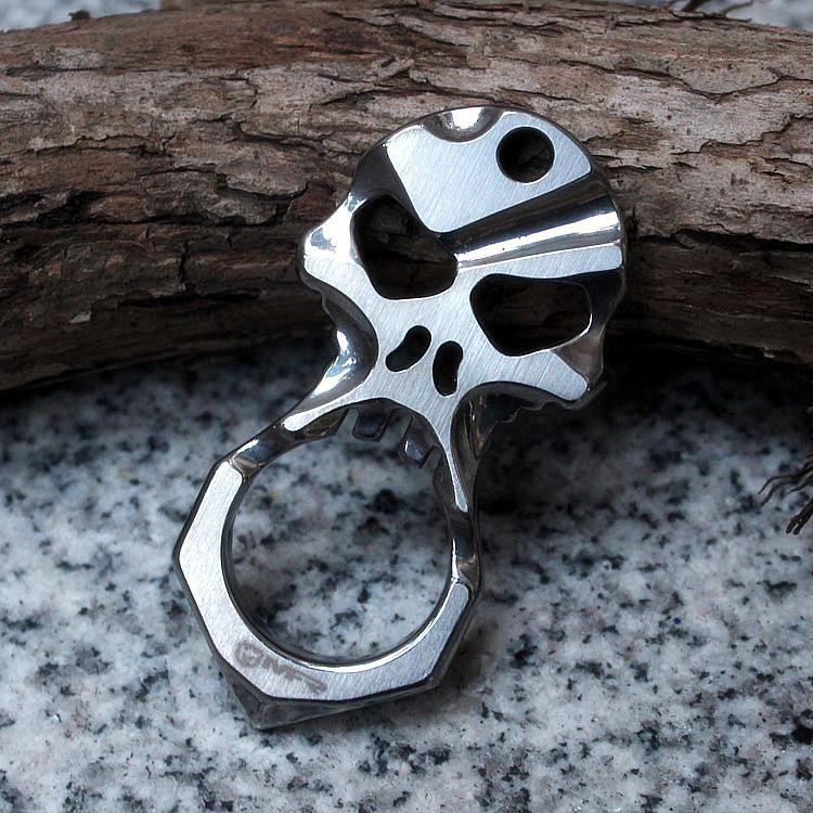 Skull 9R18MOV Stainless Steel Self Defense Keychain Tool Brass Knuckles - Tophatter Daily Deals