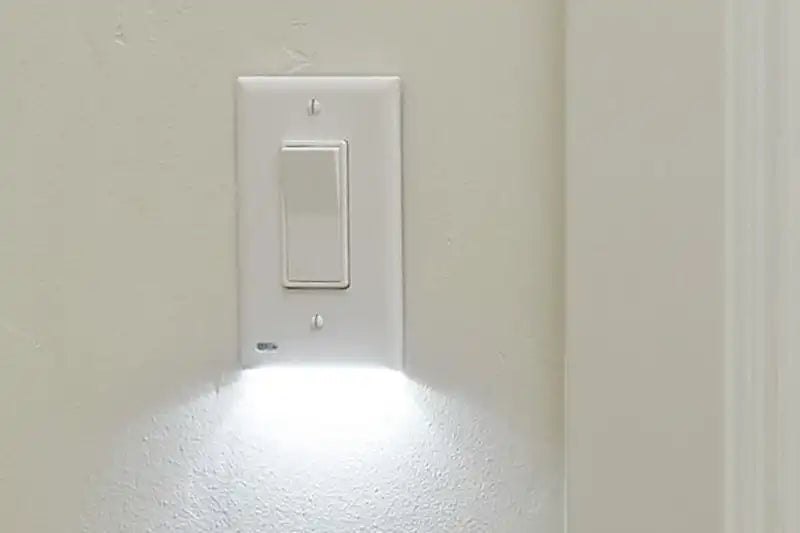 2 Pack: LED Motion Light Switch Plate Indoor Lighting - Tophatter Daily Deals