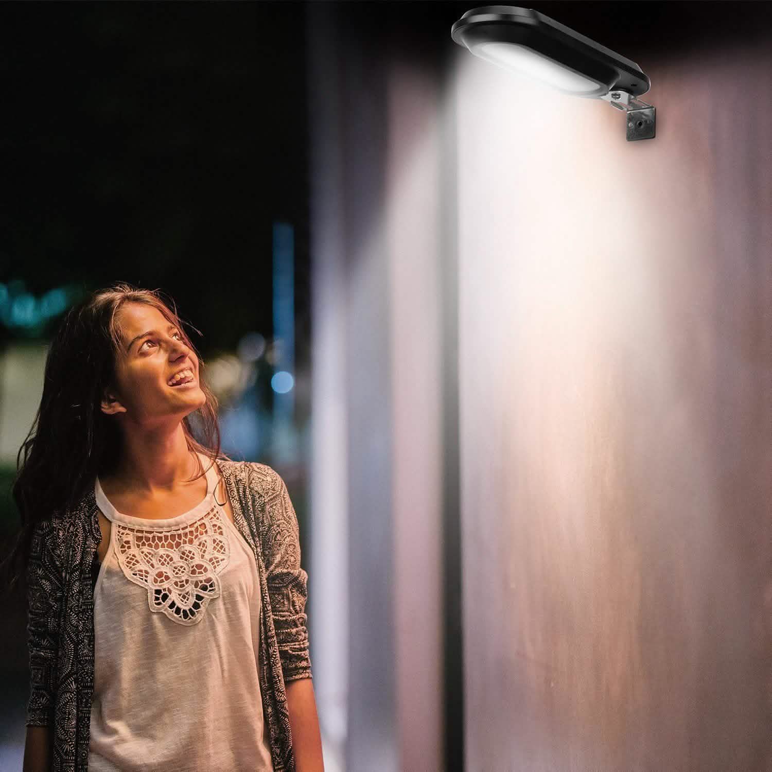 Solar Wall Light Outdoor 18 LED's Dusk to Dawn Fence Lamp Outdoor Lighting - Tophatter Daily Deals