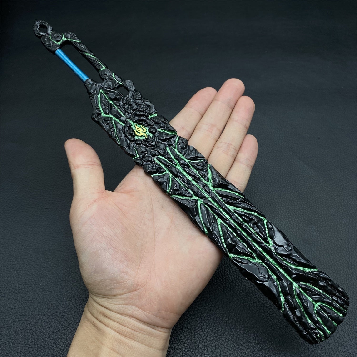 Ultimate 22 in 1 Fantasy Swords Metal Crafts For Collection Different Fire Ruler Green - Tophatter Daily Deals