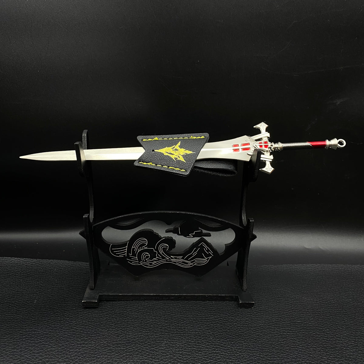 FF Series Cloud Sword Sephiroth Katana Squall Gun Blade 9 In 1 Pack Invictus & Stand - Tophatter Daily Deals