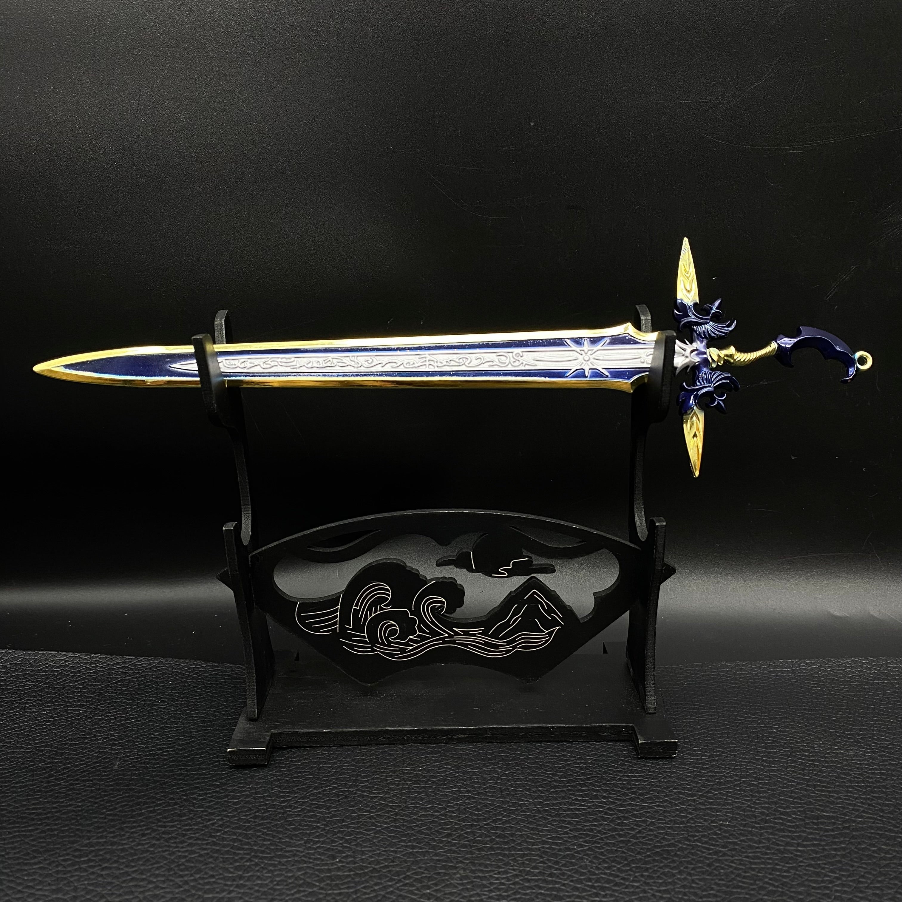 FF Series Cloud Sword Sephiroth Katana Squall Gun Blade 9 In 1 Pack Ultima Sword & Stand - Tophatter Daily Deals