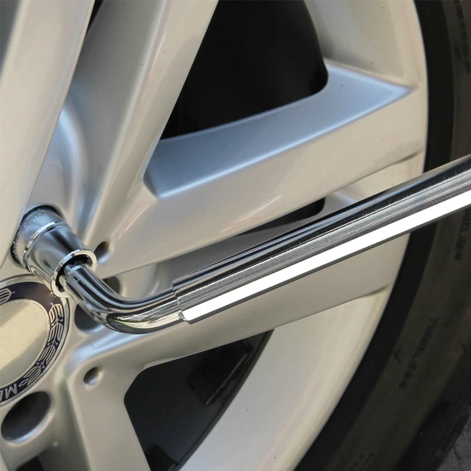 Telescoping Lug Wrench Extendable Tire Wheel Nut with CR-V Sockets Automotive - Tophatter Daily Deals
