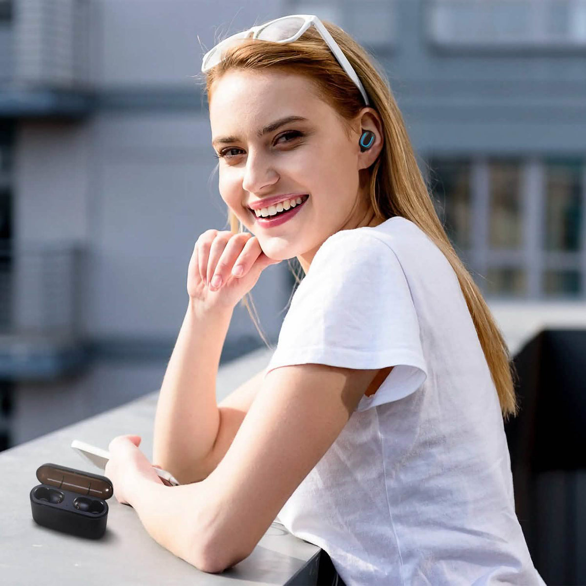 TWS Wireless 5.0 Earbuds Headphones - Tophatter Daily Deals