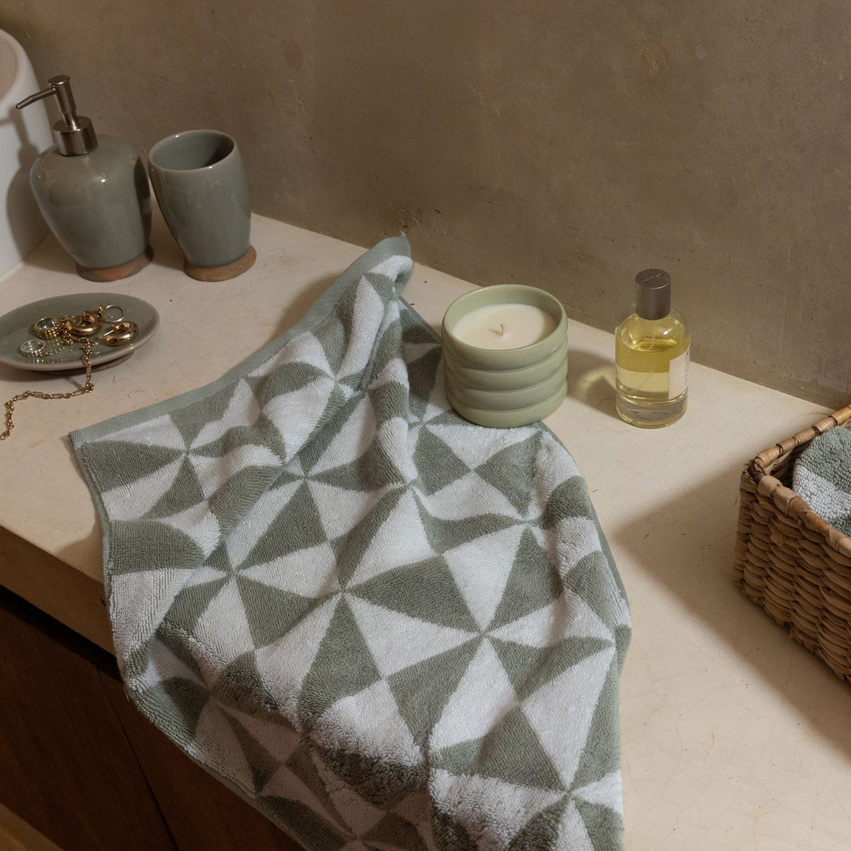 Umbra Australian Cotton Towels Bath - Tophatter Daily Deals
