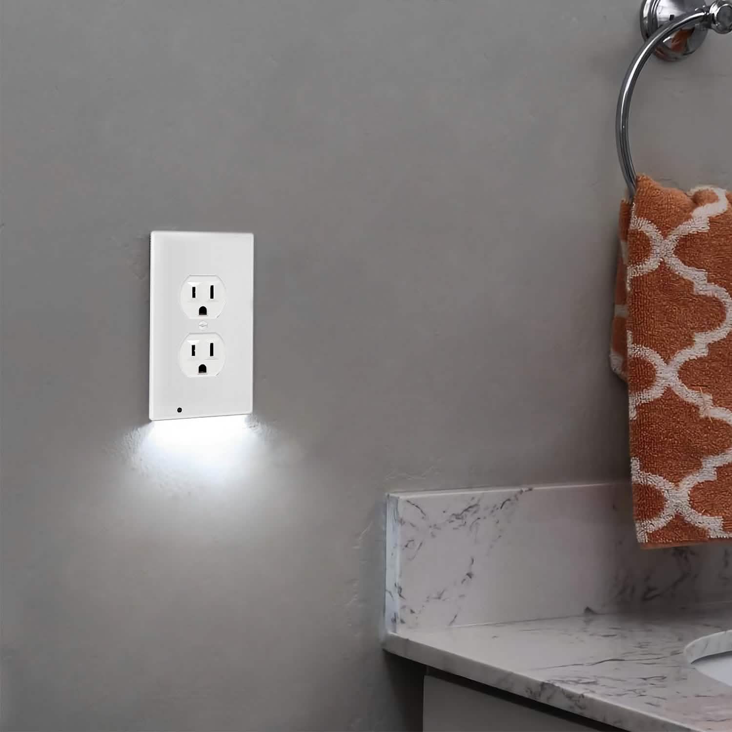 US Wall Outlet Cover Wall Plate with 3-LED Dusk To Down Sensor Night Lights Batteries & Power Accessories - Tophatter Daily Deals