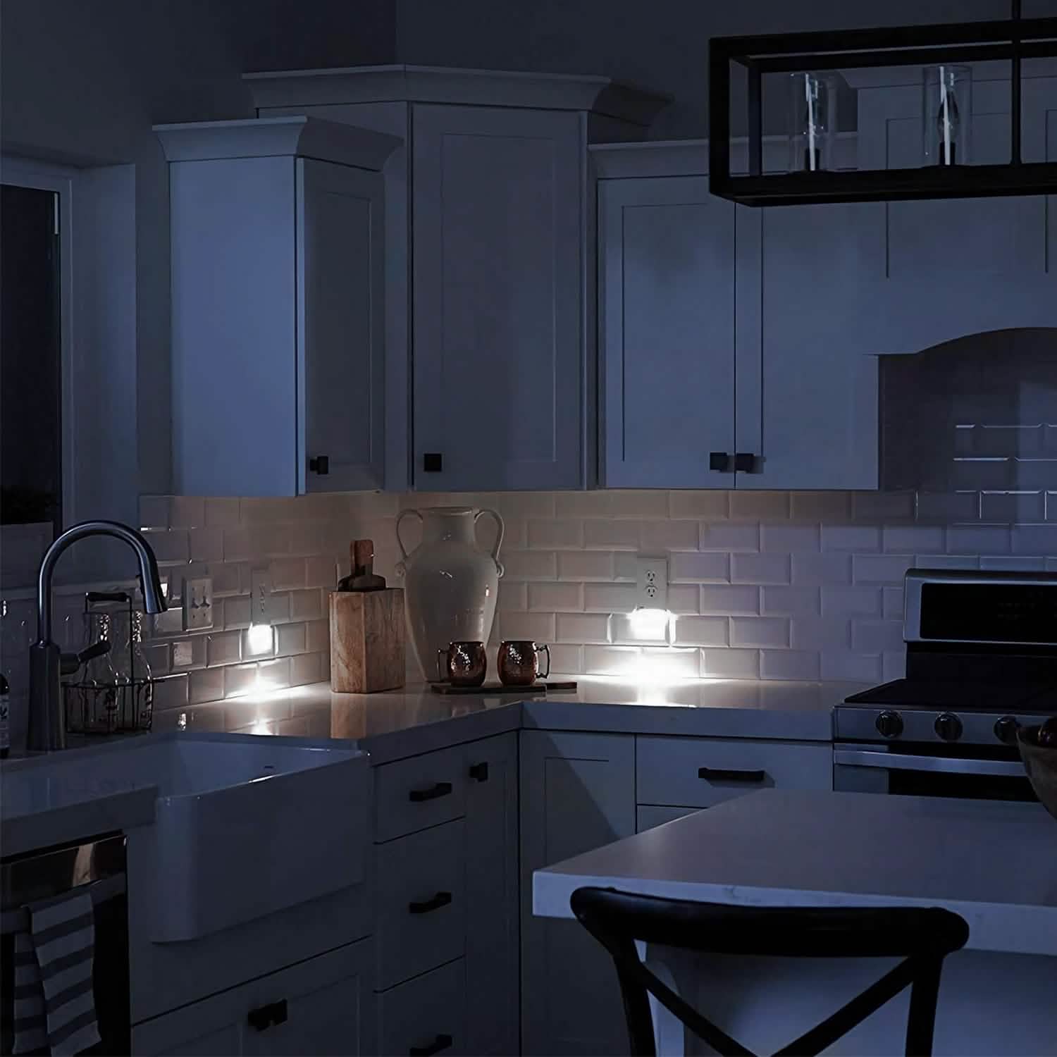 US Wall Outlet Cover Wall Plate with 3-LED Dusk To Down Sensor Night Lights Batteries & Power Accessories - Tophatter Daily Deals