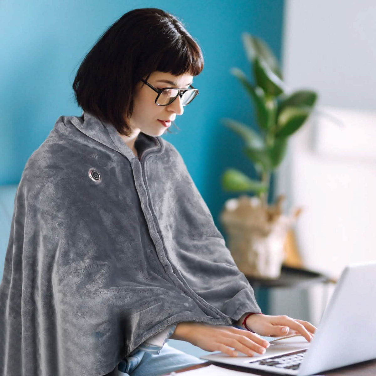 USB Heated Blanket Poncho Shawl Wrap Throw with Zipper Washable Health & Wellness - Tophatter Daily Deals